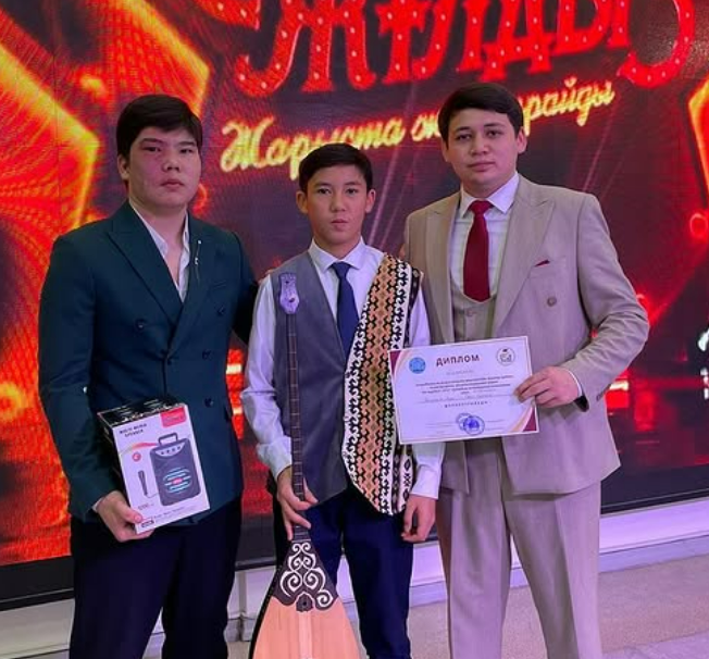 «Екі жұлдыз-2025» аудандық ән