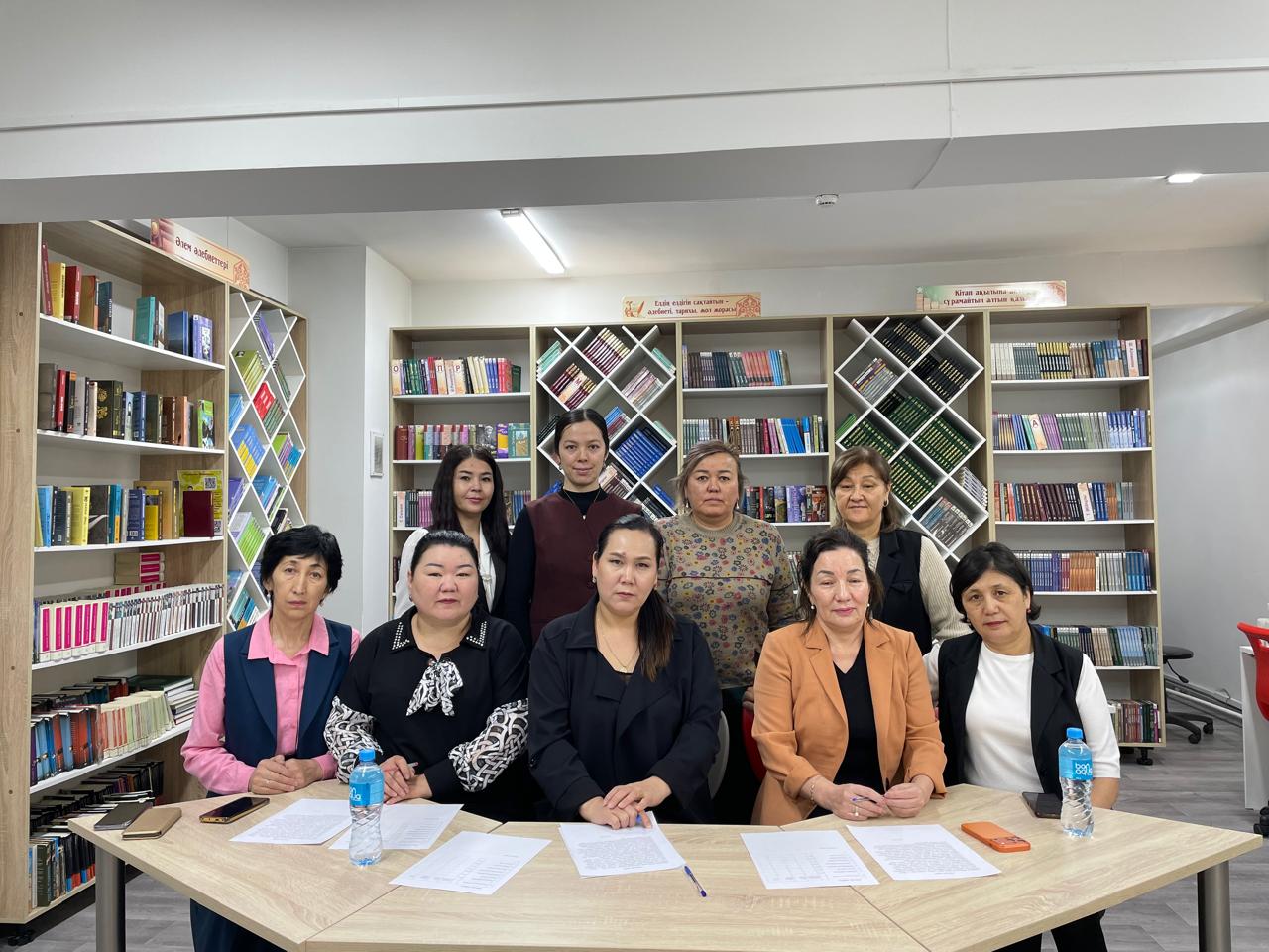 Бастауыш сыныптар арасында кітапханада өткен   ,,Алғыр  бала ‘ минутқа оқу сайысы Сайыс соңында алғыр оқушылар мақтау қағазымен марапатталды